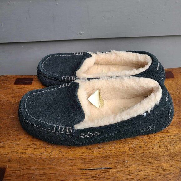 UGG Black Ansley Suede Shearling Slippers size 7 - Picture 6 of 10
